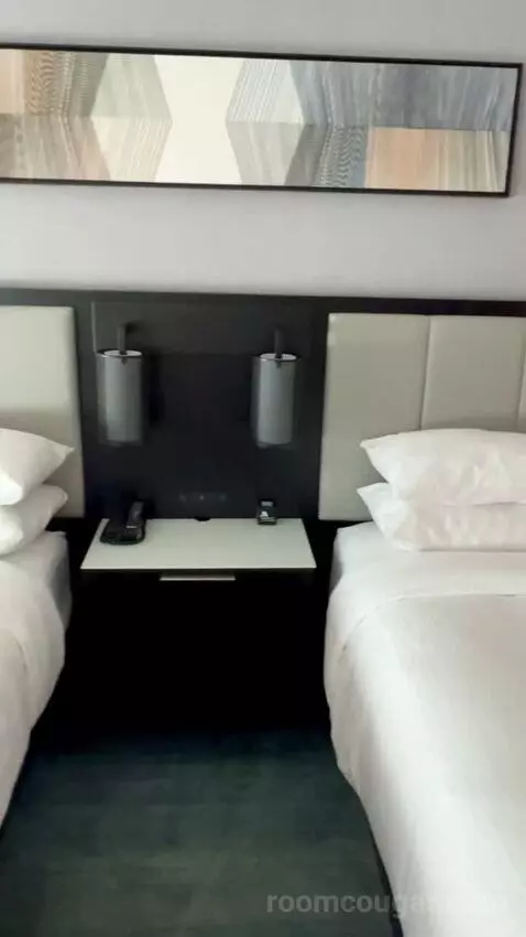 Queen Room with Two Queen Beds (#1006) bed picture #5