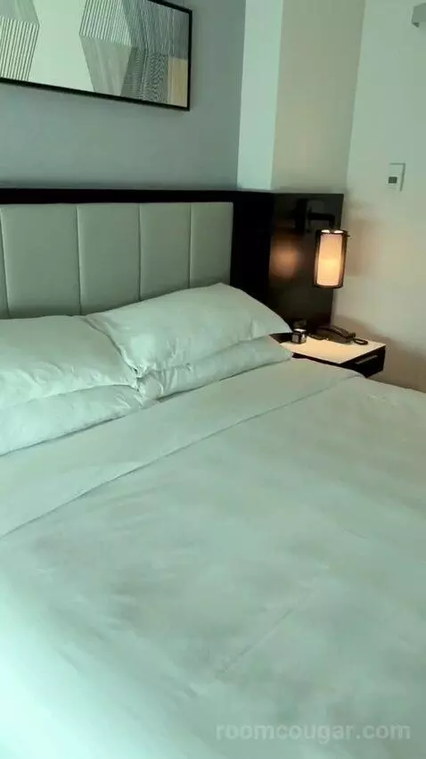 King Room (#808) bed picture #12