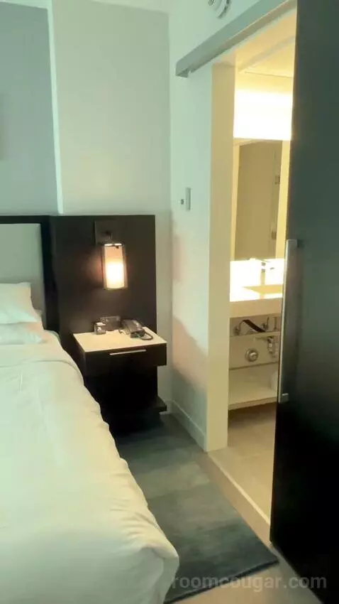 King Room (#808) bed picture #5