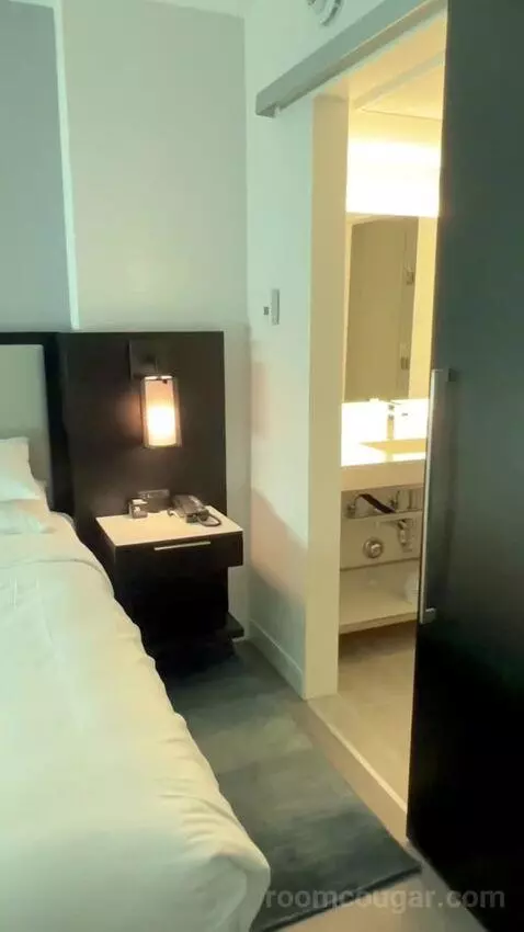 King Room (#808) bed picture #6