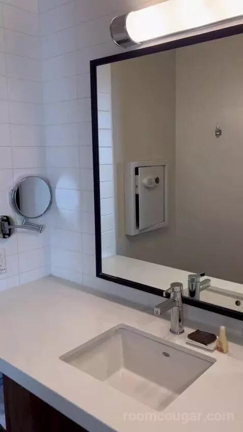 Luxe Room, 2 Queen Beds (#1707) bathroom picture #9