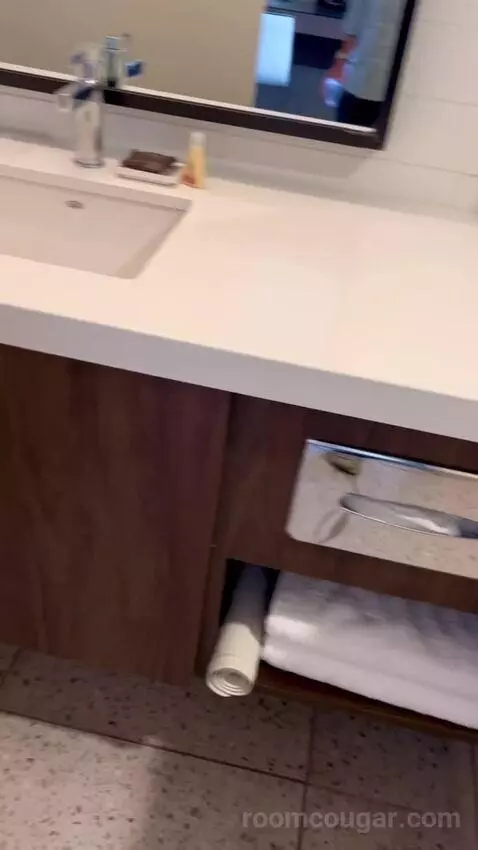 Luxe Room (#1806) bathroom picture #8