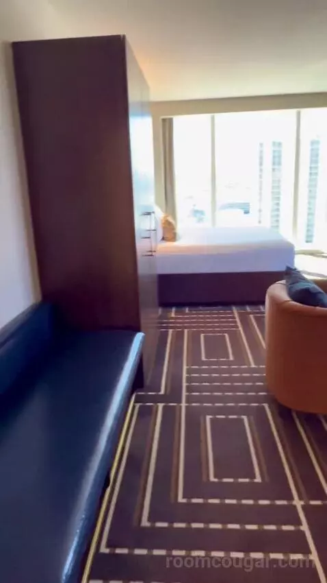 Corner Studio (#2301) picture #2