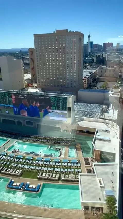 Corner Studio (#2301) view picture #10