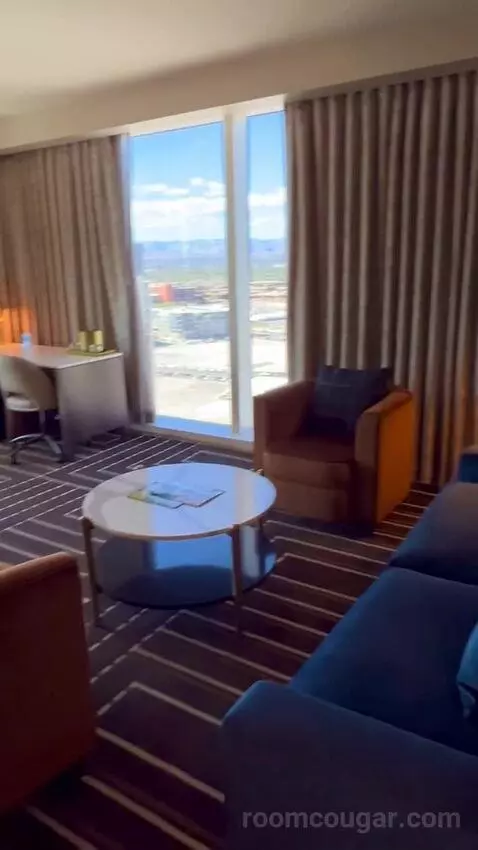 Corner Studio (#2301) picture #3