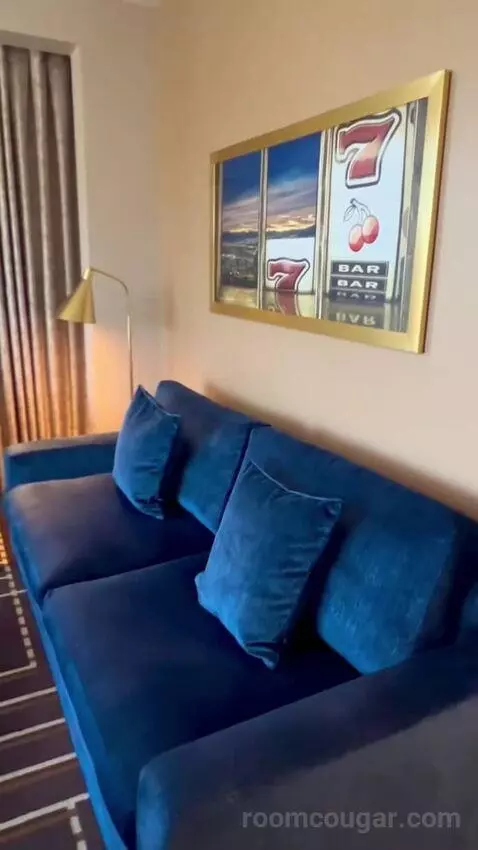 Corner Studio (#2301) picture #4