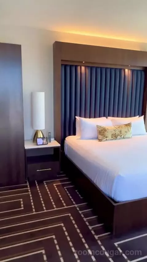 Corner Studio (#2301) picture #9