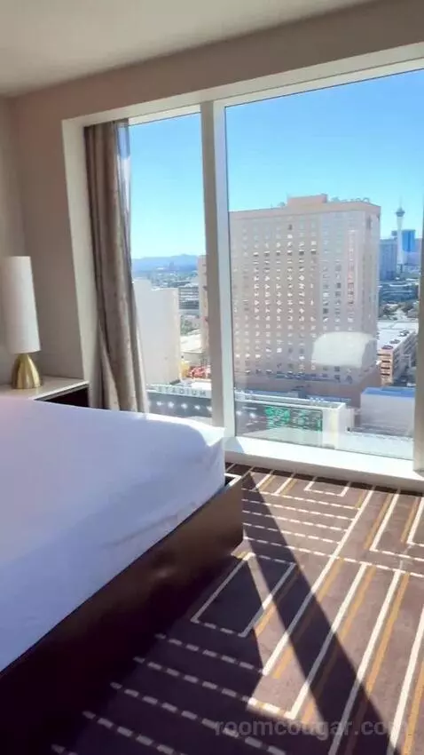 Corner Studio (#2301) bed picture #7