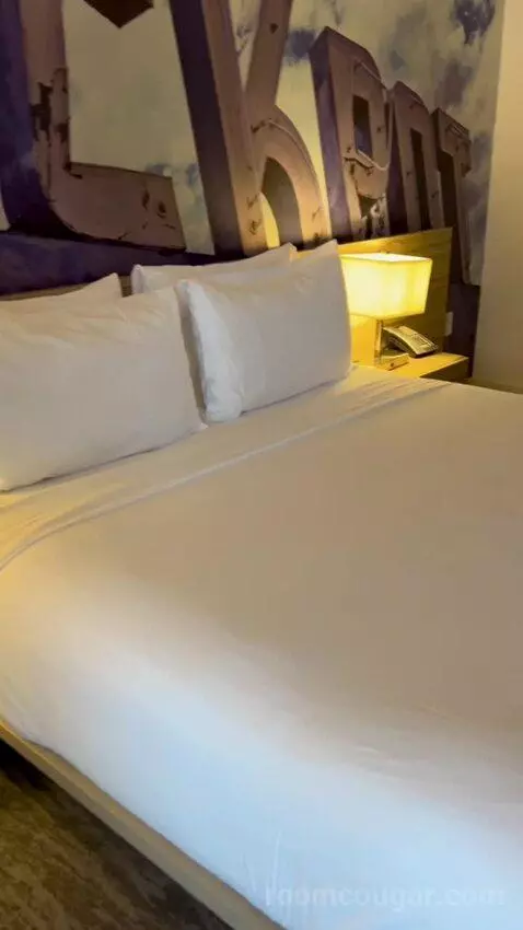 One Bedroom Suite (#13002) bed picture #7