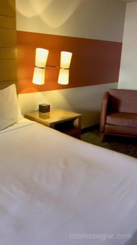 Terrace Suite (#4002) bed picture #2