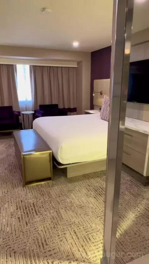 Marra Style King Mountain View (#31218) bed picture #1