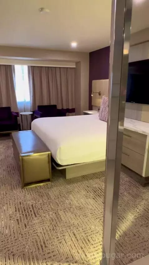 Marra Style King Mountain View (#31218) bed picture #2