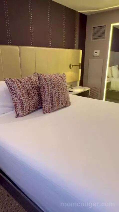 Marra Style King Mountain View (#31218) bed picture #9