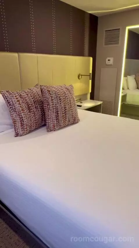 Marra Style King Mountain View (#31218) bed picture #10