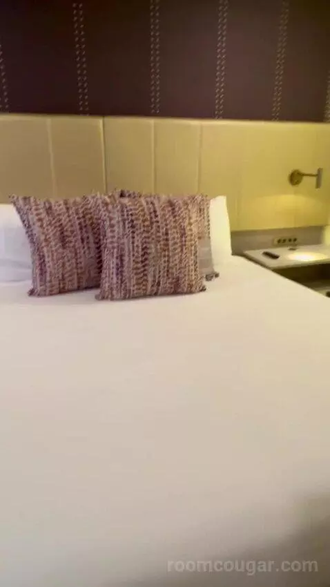 Marra Style King Mountain View (#31218) bed picture #11