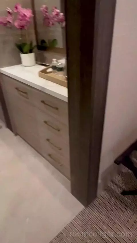 Marra Style King Mountain View (#31218) bathroom picture #3