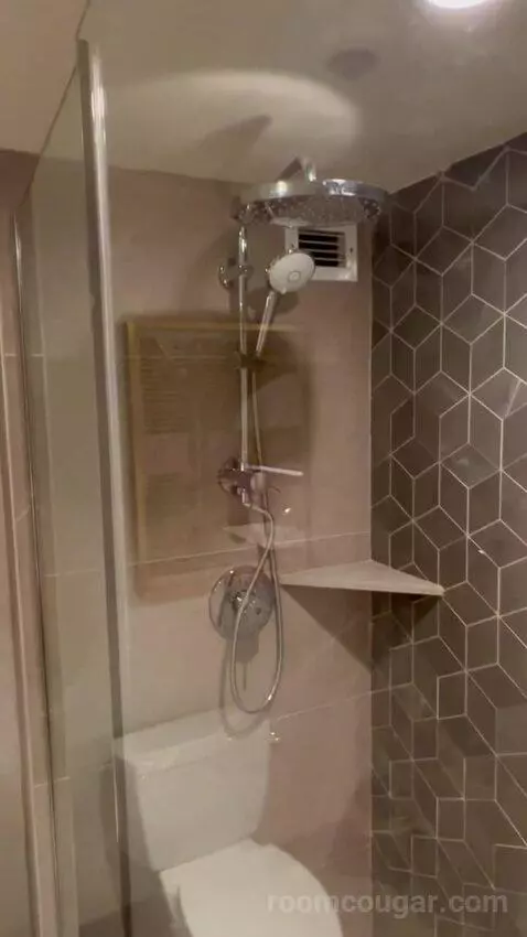 Marra Style King Mountain View (#31218) bathroom picture #8