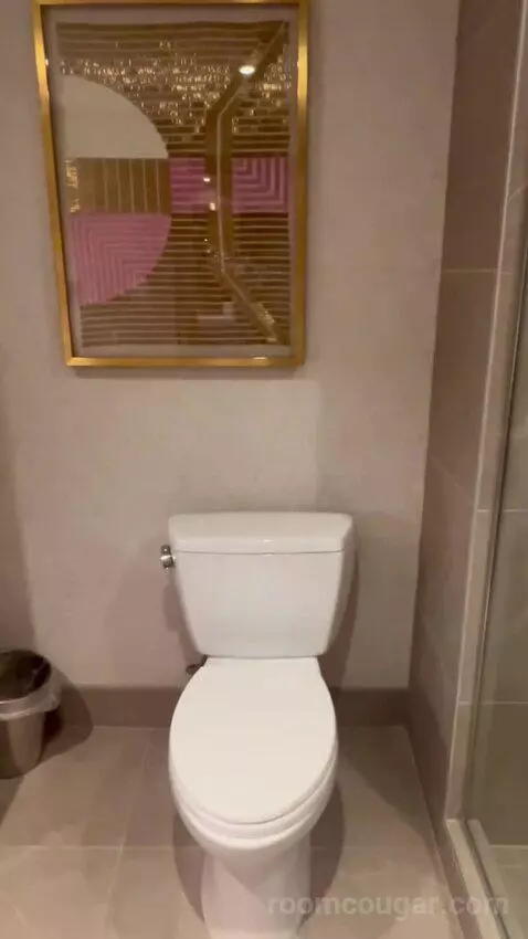 Marra Style King Mountain View (#31218) bathroom picture #10