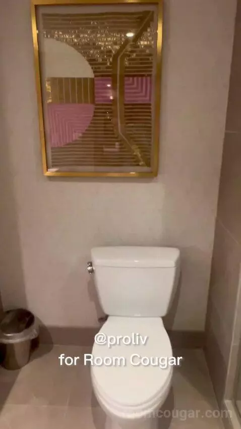 Marra Style King Mountain View (#31218) bathroom picture #12