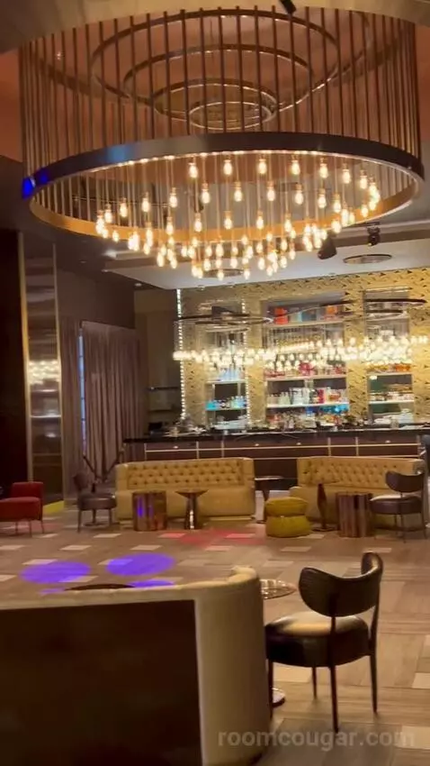 Marra Style King Mountain View (#31218) picture #23