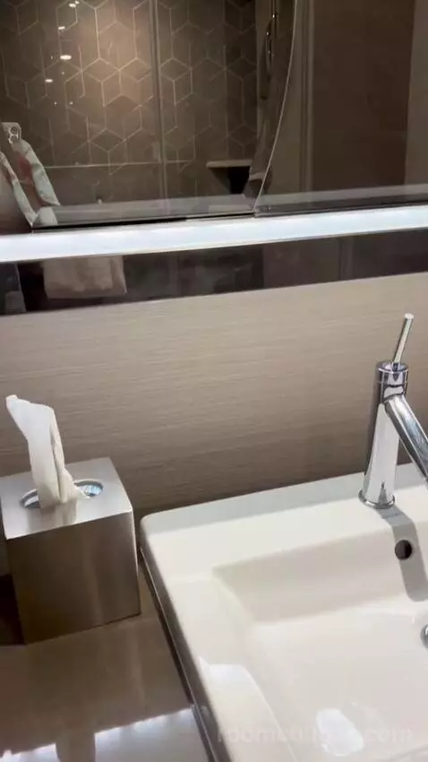 Marra Style Queens (#32019) bathroom picture #1