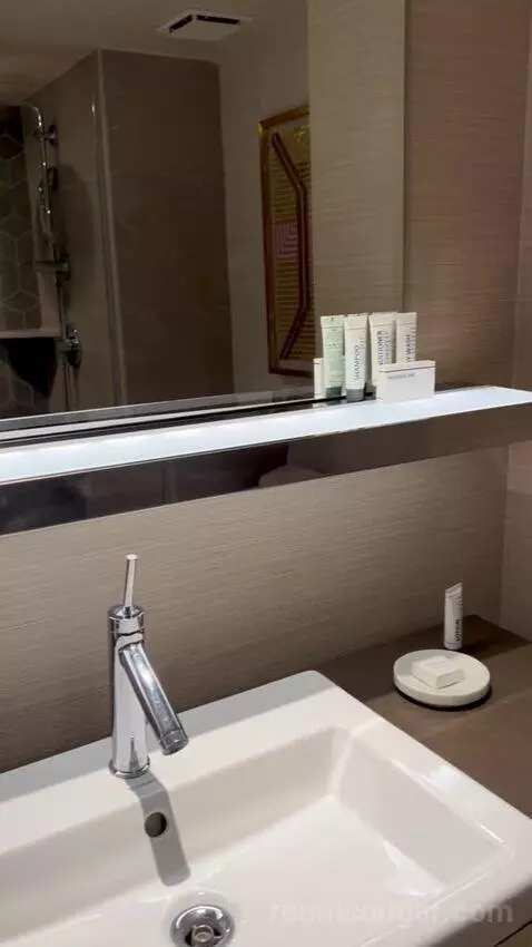 Marra Style Queens (#32019) bathroom picture #4