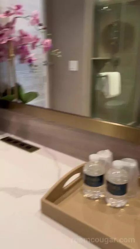 Marra Style Queens (#32019) bathroom picture #9