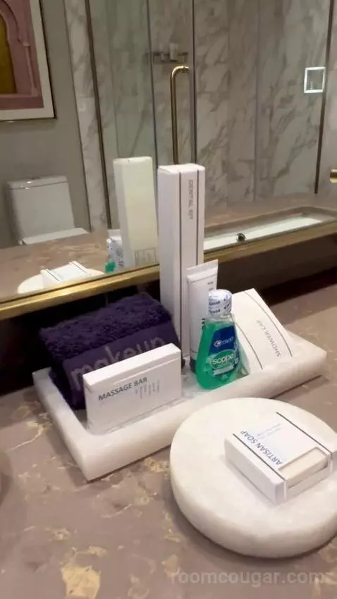 Marra Style Signature One Bedroom Suite (#32214) bathroom picture #11