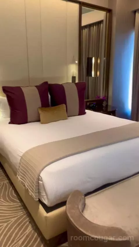 Marra Style Signature One Bedroom Suite (#32214) bed picture #2