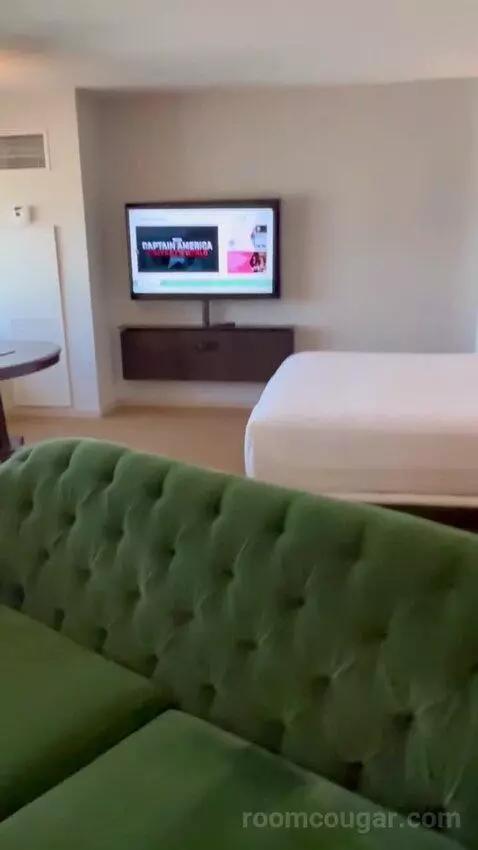 Park Mgm Stay Well Room Strip View (#23122) bed picture #1