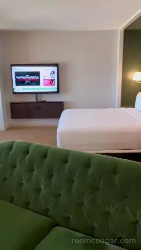 Park Mgm Stay Well Room Strip View (#23122) bed picture #4