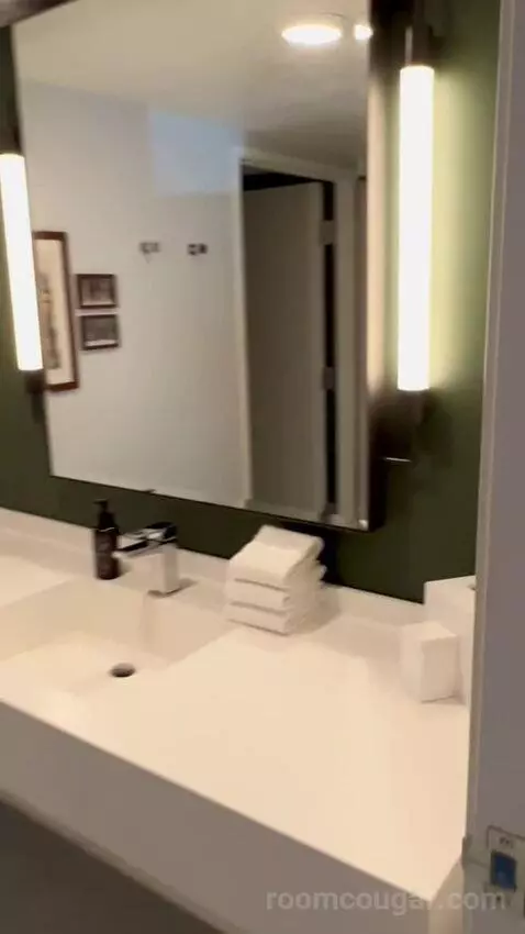 Park Mgm Stay Well Room Strip View (#23122) bathroom picture #5