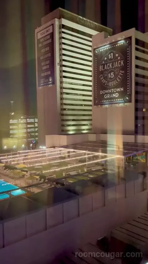 Gallery Deluxe King Bed (#3662) view picture #3