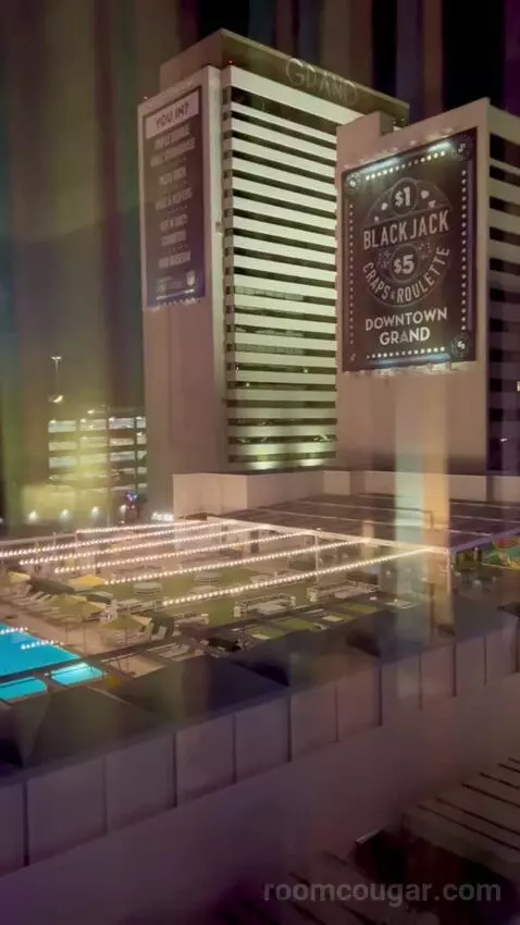 Gallery Deluxe King Bed (#3662) view picture #4