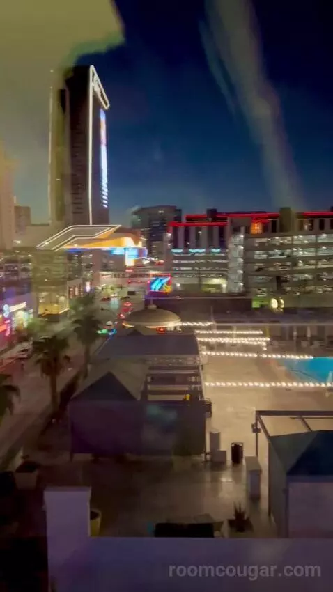 Gallery Deluxe King Bed (#3662) view picture #6