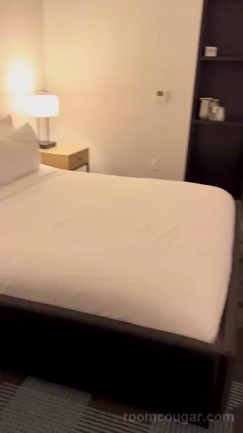 Gallery Deluxe King Bed (#3662) bed picture #11