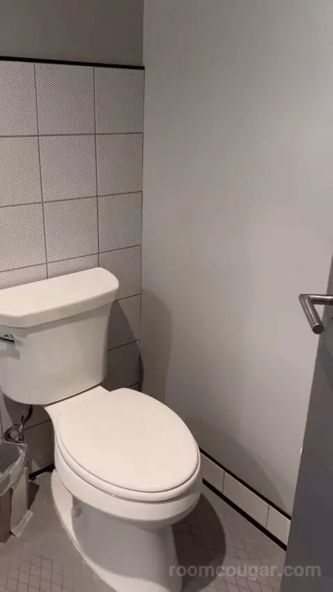 Gallery Deluxe King Bed (#3662) bathroom picture #1