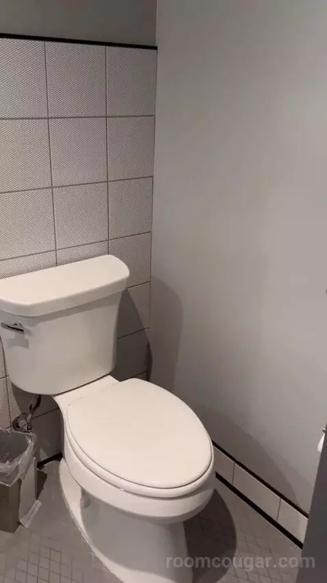 Gallery Deluxe King Bed (#3662) bathroom picture #3