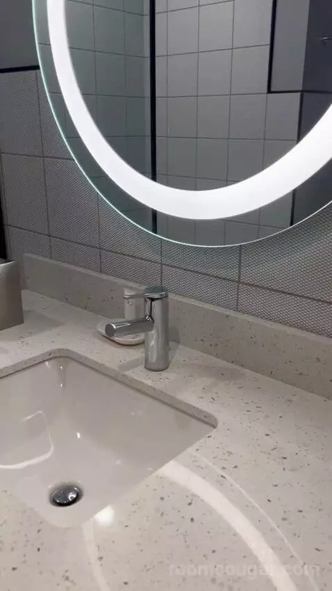 Gallery Deluxe King Bed (#3662) bathroom picture #4