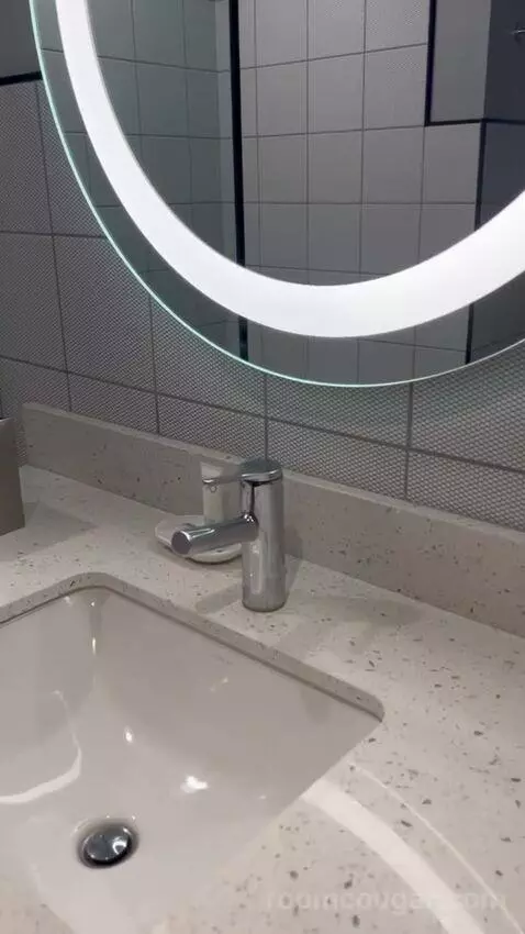 Gallery Deluxe King Bed (#3662) bathroom picture #6