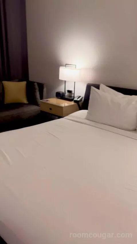 Gallery Deluxe King Bed (#3662) bed picture #7