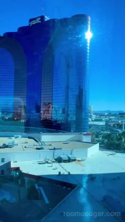 Deluxe Queen Room with Two Queen Beds - High Floor view picture #10