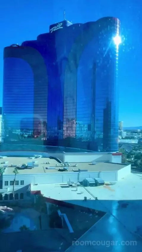 Deluxe Queen Room with Two Queen Beds - High Floor view picture #12