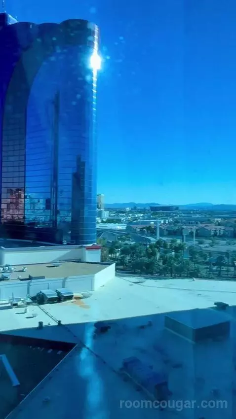 Deluxe Queen Room with Two Queen Beds - High Floor view picture #8