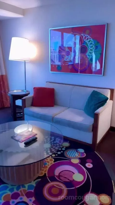 Mascarade Tower Deluxe Queen Room picture #14