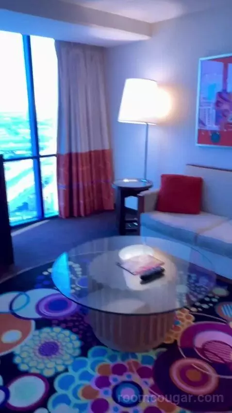 Mascarade Tower Deluxe Queen Room picture #15