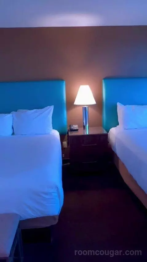 Mascarade Tower Deluxe Queen Room picture #17