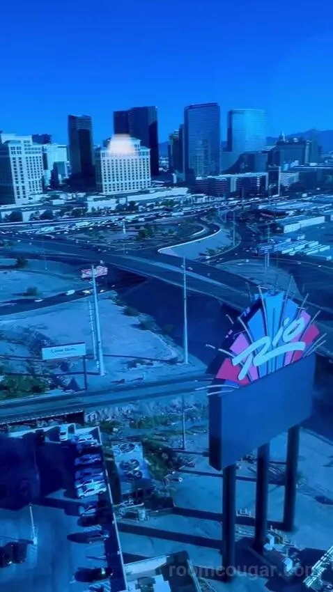 Mascarade Tower Deluxe Queen Room picture #20