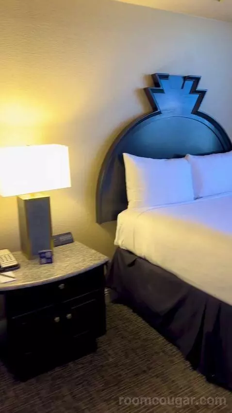 Westgate Las Vegas Resort and Casino Signature Queen Room review by proliv