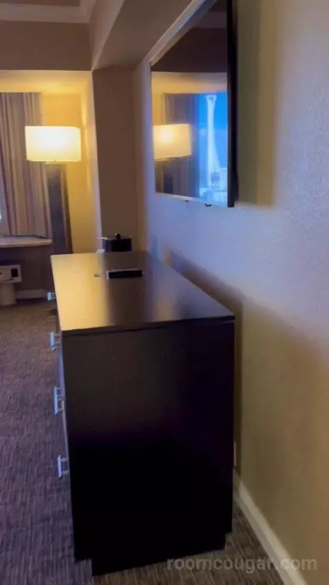 Signature Queen Room (#2212) picture #12